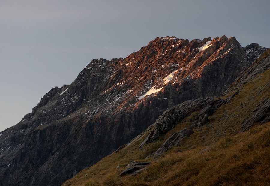 The range across Lake Wakatipu from White Heath