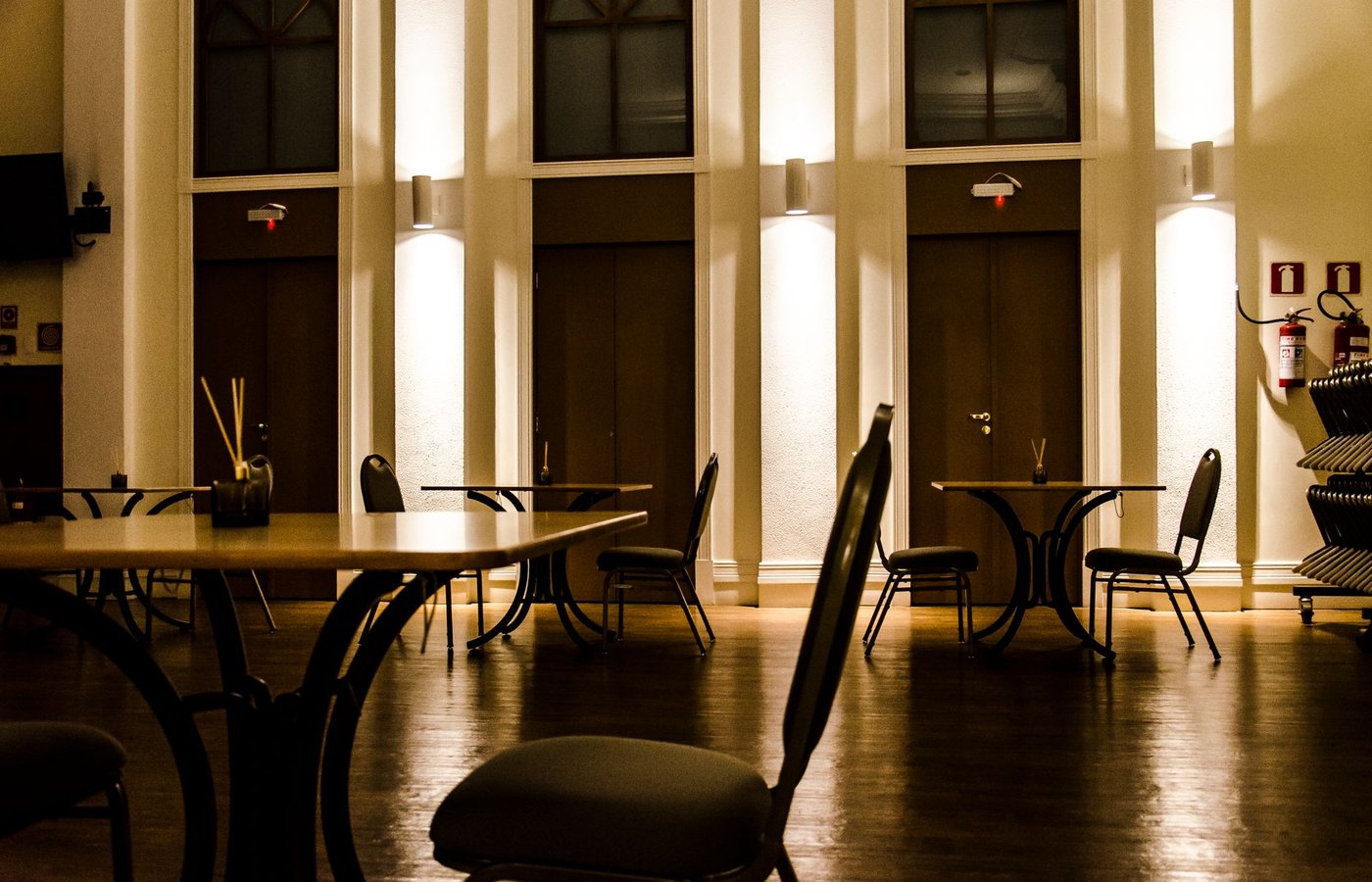 The main floor of the Signal Room